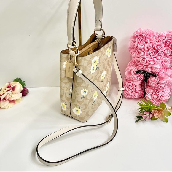 NEW Coach Small Town Bucket Bag In Signature Canvas With Daisy Print - Picture 5 of 12